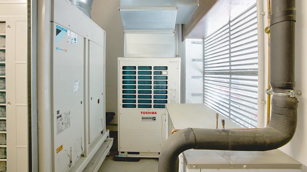 DAIKIN Conveni Pack und Toschiba Klimaanlage