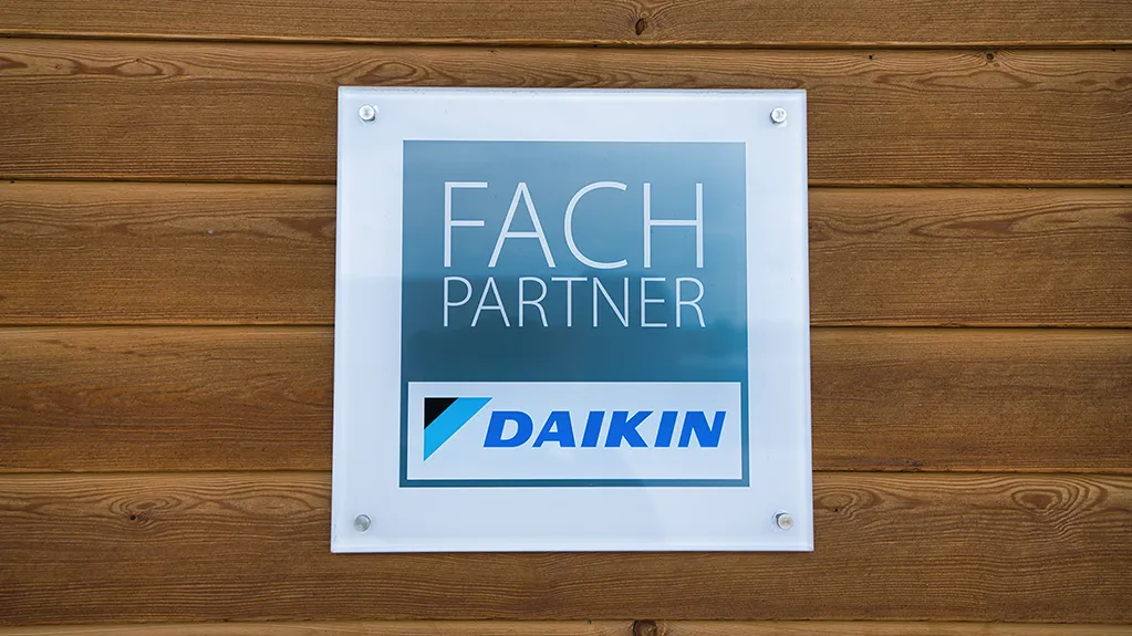 sek-scheer-ehrke-daikin-fachpartner DAIKIN Fachpartner Schild